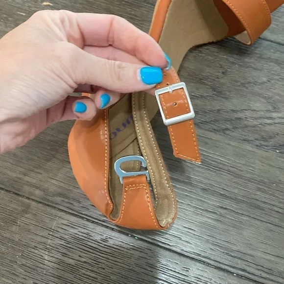 - NWT BURJU Zoe True Nude Classic Strappy Heeled Sandals | size 8.5