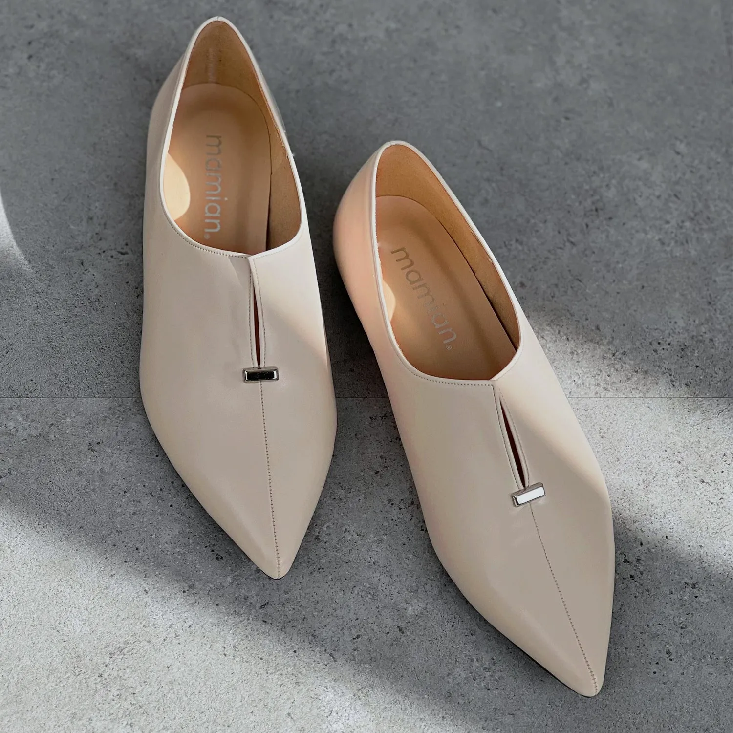 25% OFF: 2024SS: Metal Stud Slit Flat Shoes (4795) Ivory