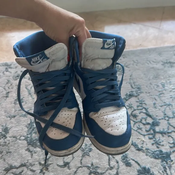 Air Jordan Nike Air Sneakers 7Y Blue and White