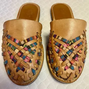 Anthropologie Latigo Huarache Hibiscus Multi-Colored Bohemian MulesSize 6.5