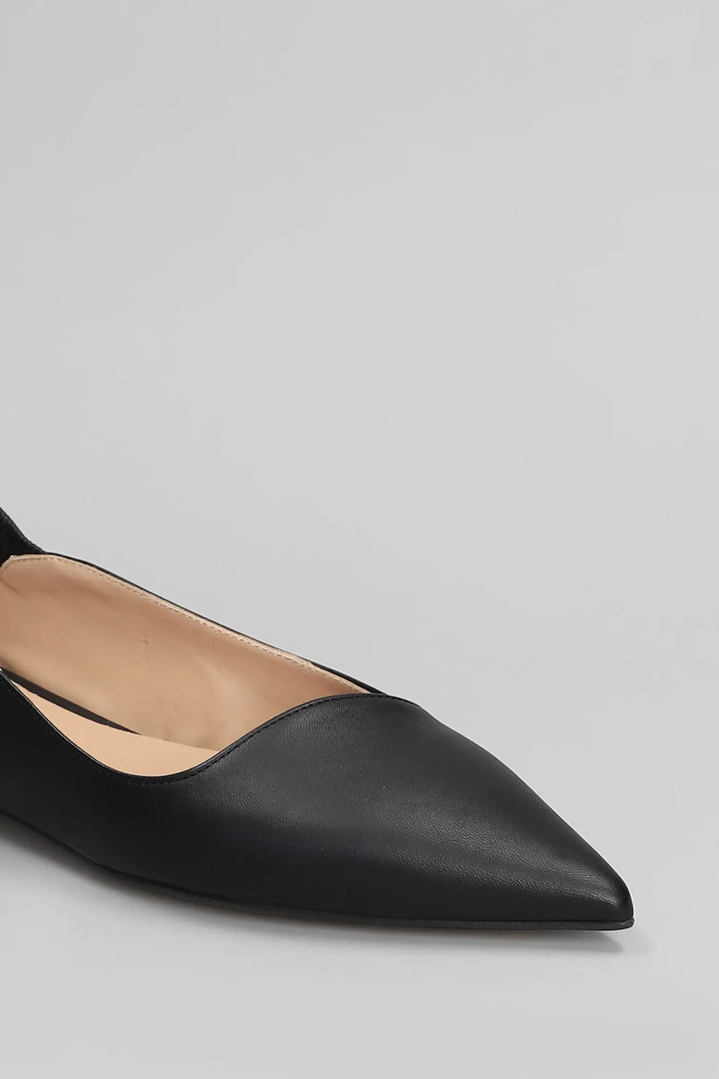 Ballet flats in black leather