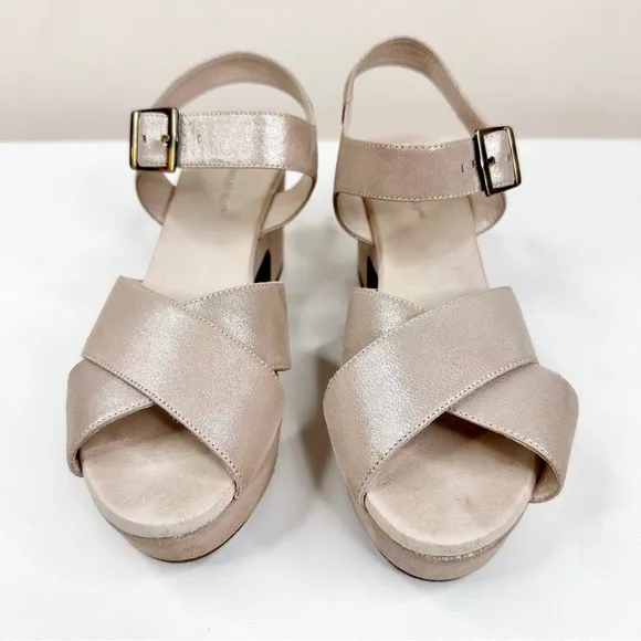 Chocolat Blu Ginny Platform Criss Cross Chunky Sandals Champagne Leather SZ 10