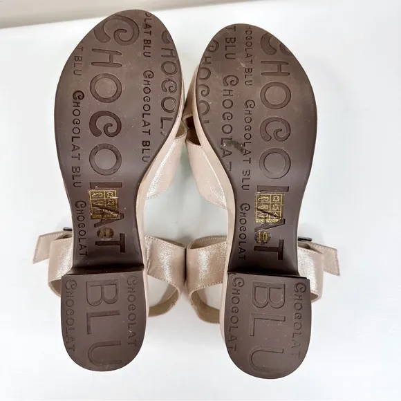 Chocolat Blu Ginny Platform Criss Cross Chunky Sandals Champagne Leather SZ 10