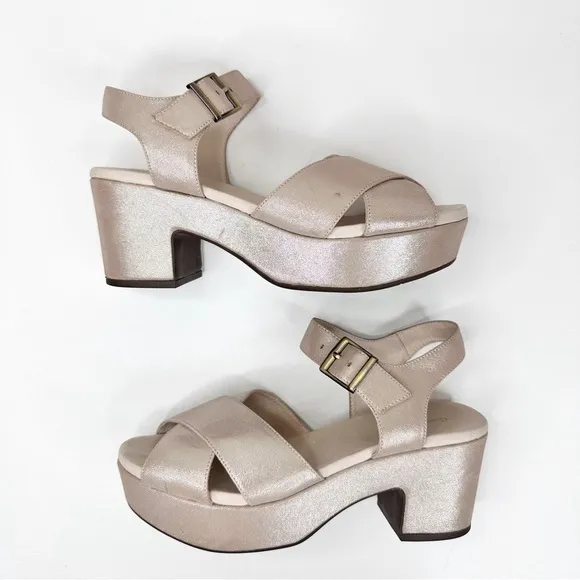 Chocolat Blu Ginny Platform Criss Cross Chunky Sandals Champagne Leather SZ 10
