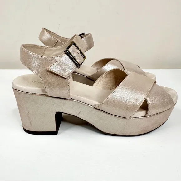Chocolat Blu Ginny Platform Criss Cross Chunky Sandals Champagne Leather SZ 10