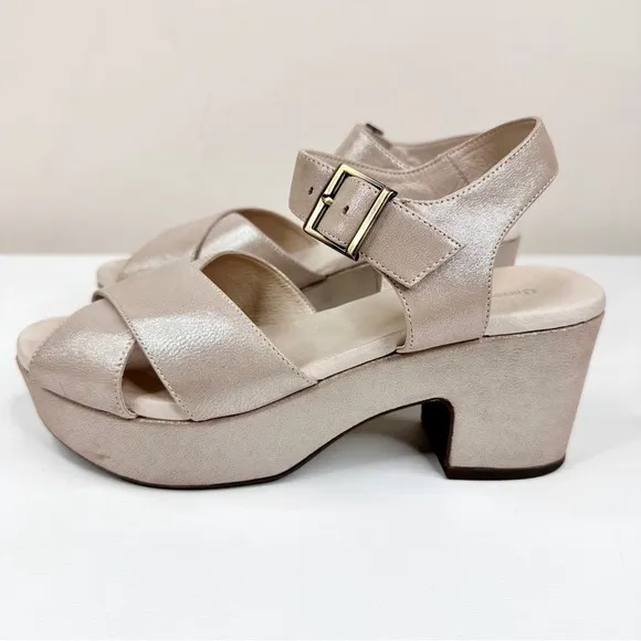 Chocolat Blu Ginny Platform Criss Cross Chunky Sandals Champagne Leather SZ 10