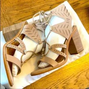 DOLCE VITA STRAPPY NUBUCK SANDALS.  NEW.