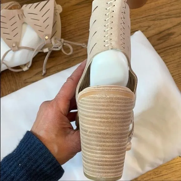 DOLCE VITA STRAPPY NUBUCK SANDALS.  NEW.