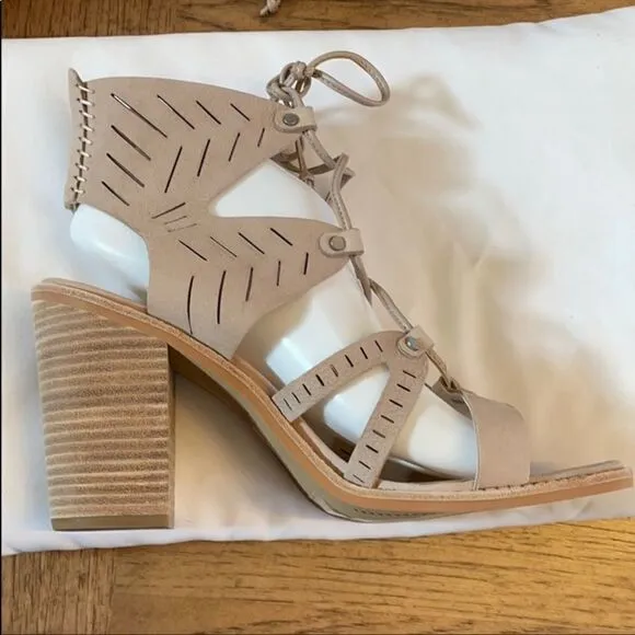 DOLCE VITA STRAPPY NUBUCK SANDALS.  NEW.