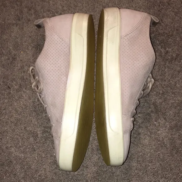 ECCO Men’s Soft 8 Moonrock Perforated Leather Sneakers