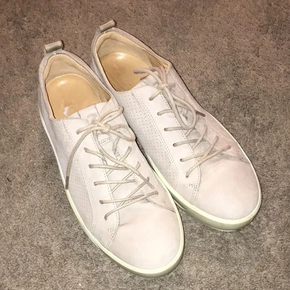 ECCO Men’s Soft 8 Moonrock Perforated Leather Sneakers
