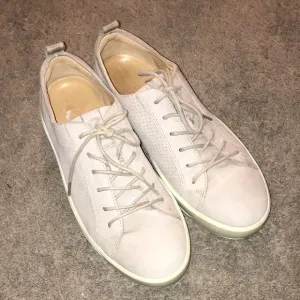 ECCO Men’s Soft 8 Moonrock Perforated Leather Sneakers