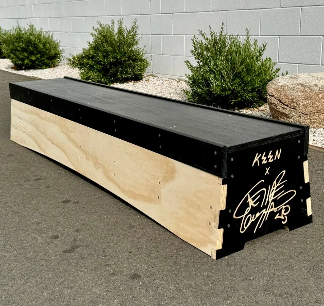 Felipe Gustavo Signature Ledge