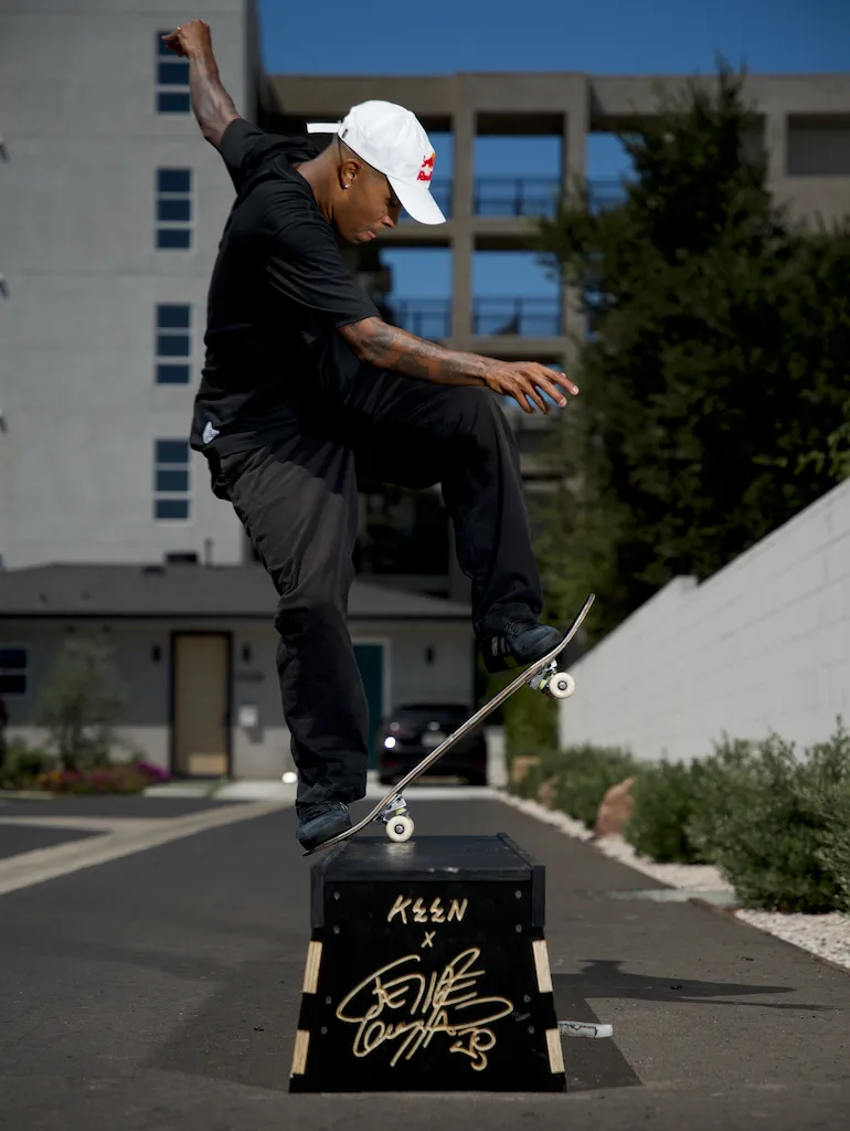Felipe Gustavo Signature Ledge