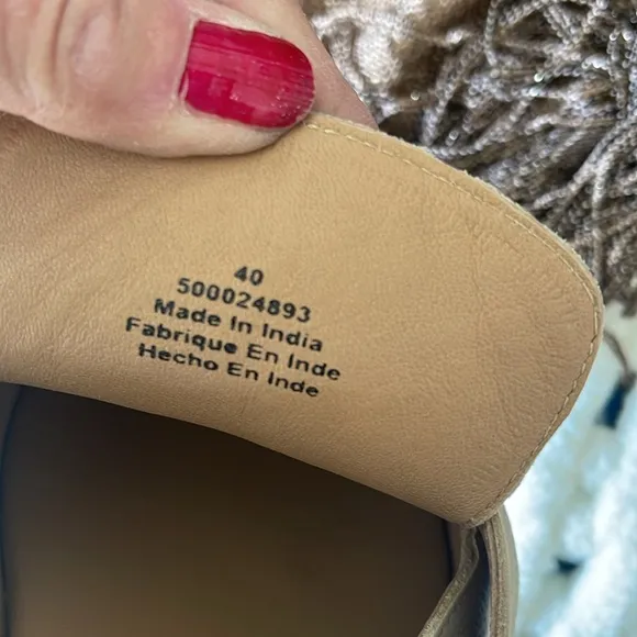 Free People size 9. “Catalina”beige,leather, strappy sandals. Ankle strap. EUC