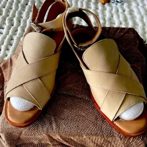 Free People size 9. “Catalina”beige,leather, strappy sandals. Ankle strap. EUC