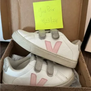 Girls size 10 Veja sneakers