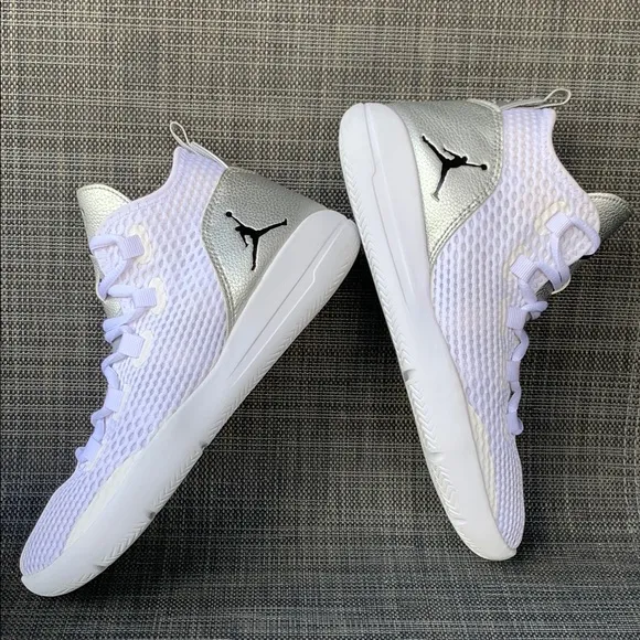 Jordan Reveal White Silver GS Sneakers High-Top 834126-100 Youth size 6.5