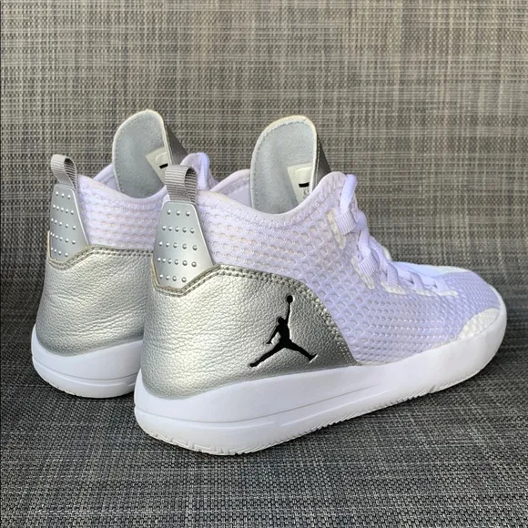 Jordan Reveal White Silver GS Sneakers High-Top 834126-100 Youth size 6.5