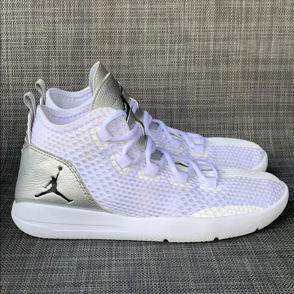 Jordan Reveal White Silver GS Sneakers High-Top 834126-100 Youth size 6.5