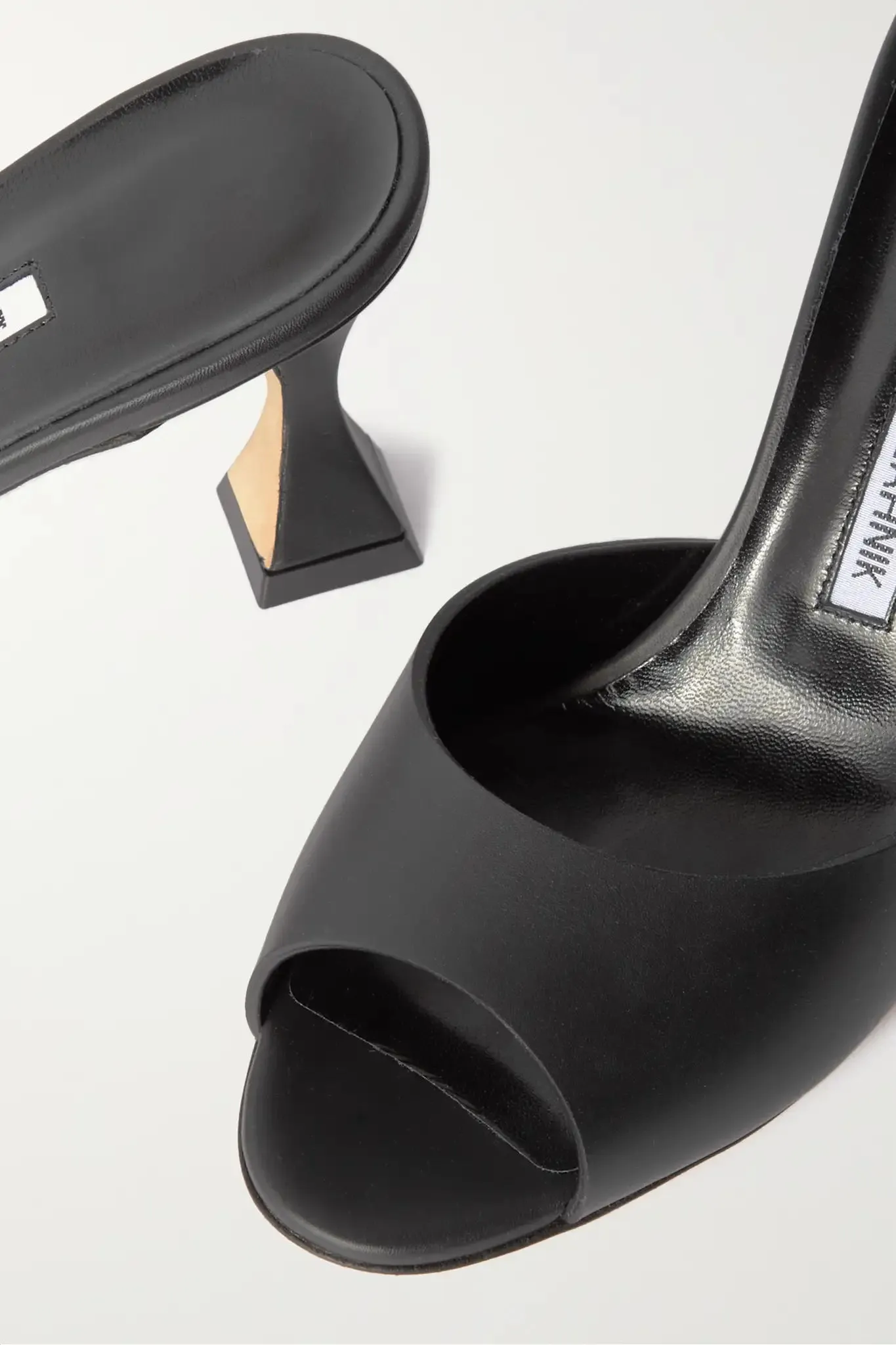 MANOLO BLAHNIK
Jadarona 70 leather mules