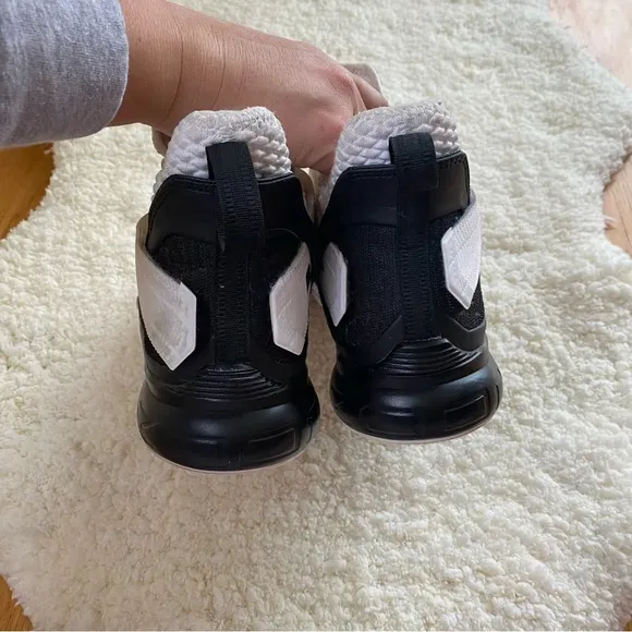 Mens Nike Lebron Soldier 12 Sneakers