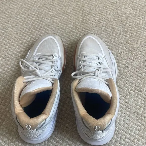 Men’s Nike Kyrie Baske Sneakers