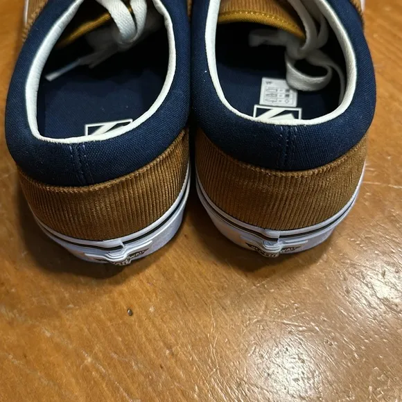 Men’s VANS Era Sneakers Skateboarding Corduroy / Blue Size 10 NEW