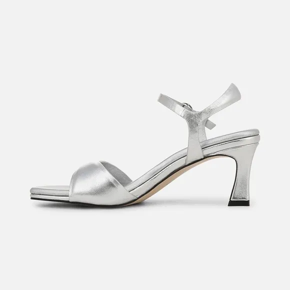 Naturalizer 27 Edit Grace Dress Sandal Silver Leather Kitten Heel Size 8.5W Wide