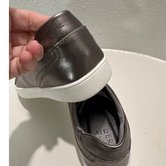 NATURALIZER $98 Morrison Pewter Lace-up Fashion Sneakers Size 8.5W