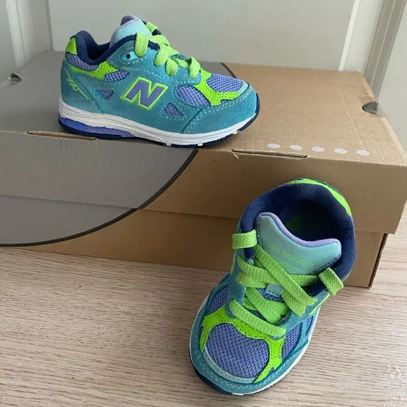 New Balance 990 Toddler Sneakers - SZ 5 C