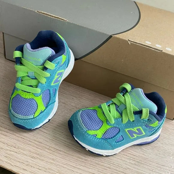 New Balance 990 Toddler Sneakers - SZ 5 C