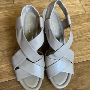 NEW COLE HAAN Strappy Sandals Tan 3” Heel sz 8