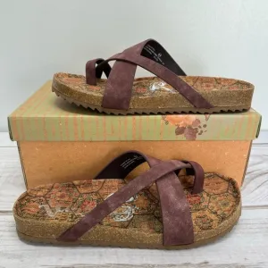 NEW Very G Crisscross Burgundy Wine Metallic Strappy Sandals Contoured Footbed