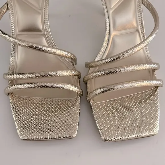 NIB. Aldo Twirly Snake Embossed Ankle Wrap Heeled Sandal in Metallic Gold  7.5