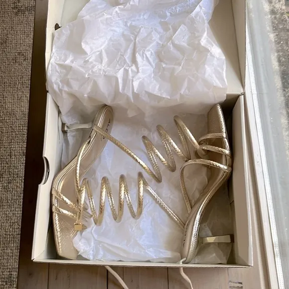 NIB. Aldo Twirly Snake Embossed Ankle Wrap Heeled Sandal in Metallic Gold  7.5