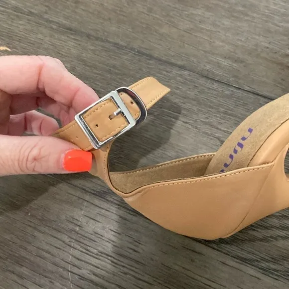 NWT BURJU Zoe True Nude shade 3 Classic Strappy Heeled Sandals | size 6