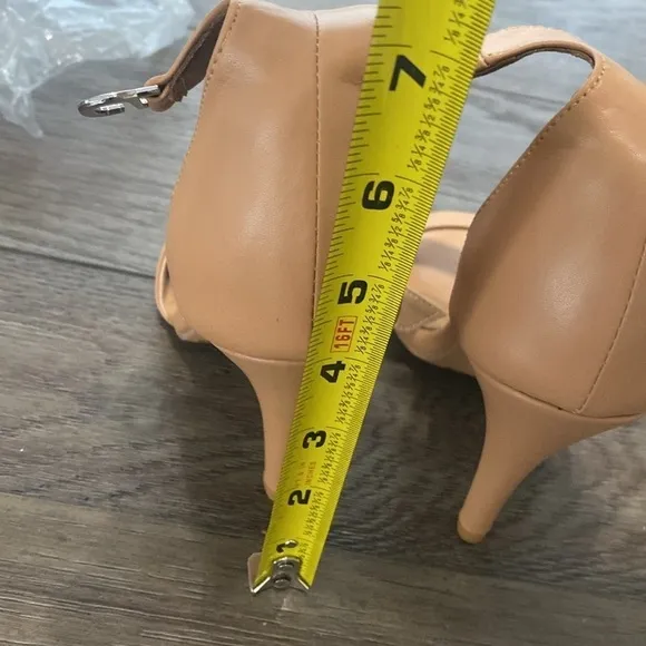 NWT BURJU Zoe True Nude shade 3 Classic Strappy Heeled Sandals | size 6
