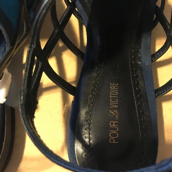 POUR LA VICTOIRE &quot;ESTELLE&quot; TURQUOISE &amp; NAVY BLUE W/ BLACK SUEDE SANDALS NIB (6)