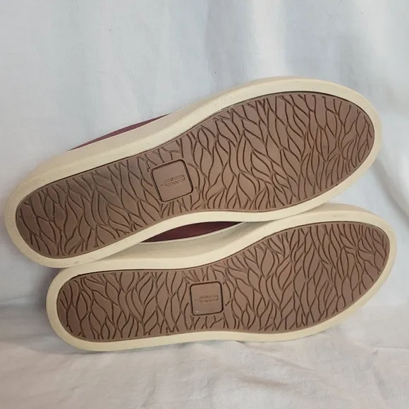 Revitalign Women's Wrigley Suede Casual Sneakers - Size 7 orthotic