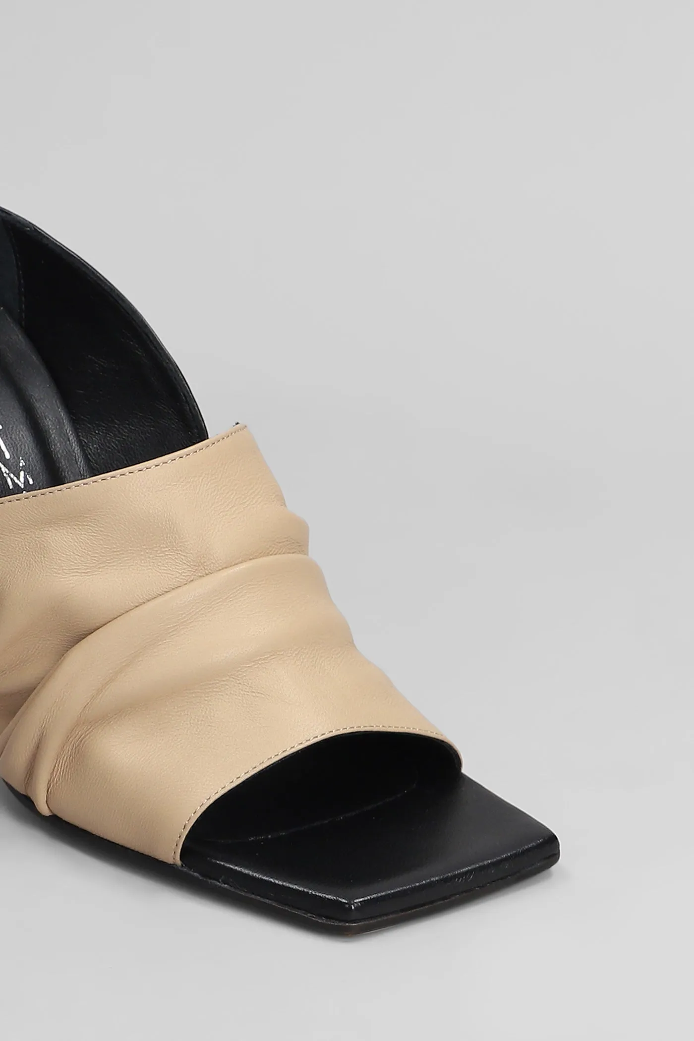 Slipper-Mule in beige leather