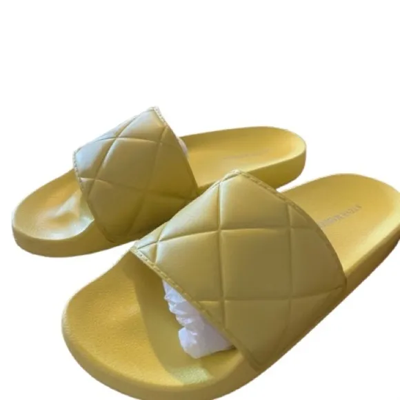 Steve Madden's flashy, rubber, quilt printed slide you will love! 9.​