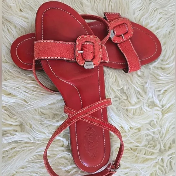 Tod's Red Strappy Sandals With Buckle Adjustable Strap Flats Women's Size 39 🌴