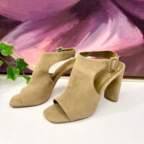 Vince Camuto Crebellan Block Heel Suede Sandal in Tan Size 8.5